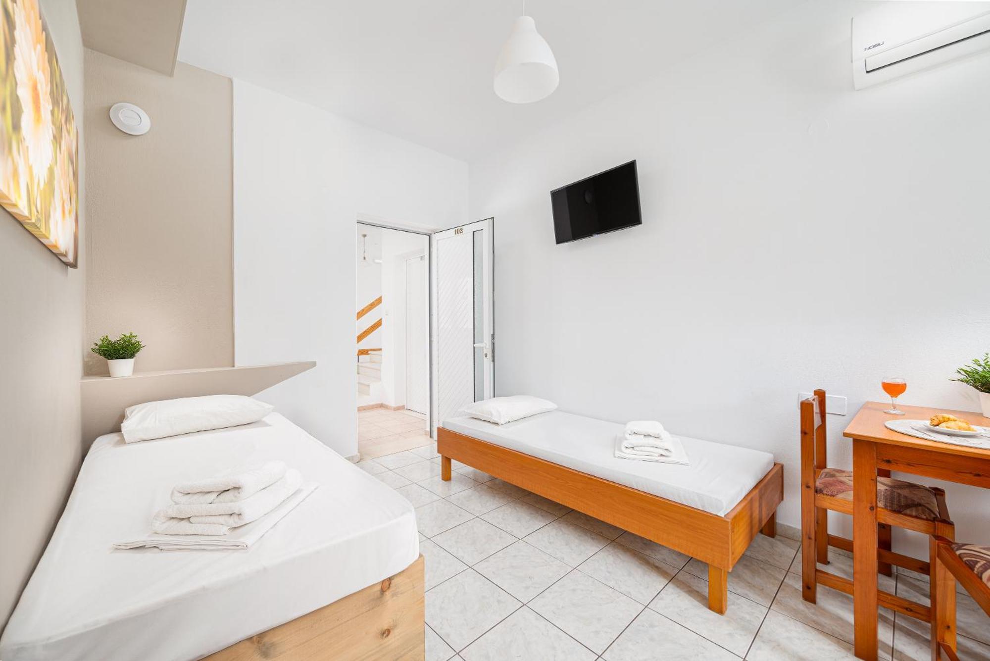 Mylos Apartments Anissaras ヘルソニソス エクステリア 写真