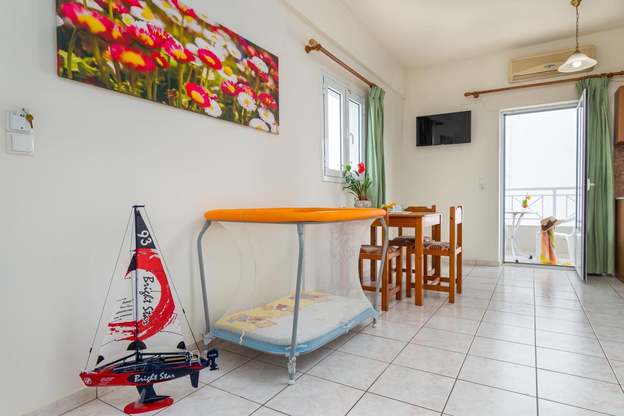 Mylos Apartments Anissaras ヘルソニソス エクステリア 写真