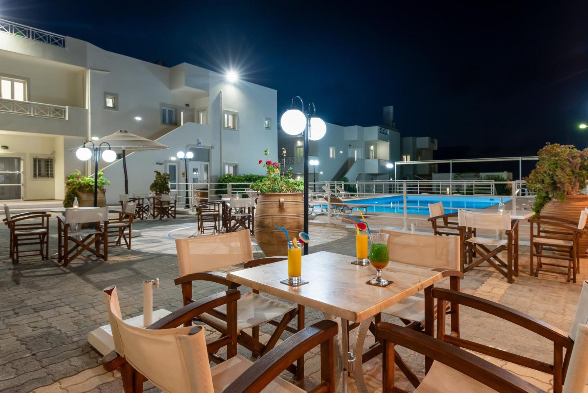 Mylos Apartments Anissaras ヘルソニソス エクステリア 写真